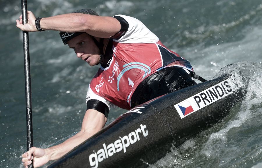 El canal de Pau acoge el Campeonato del Mundo de Kayak