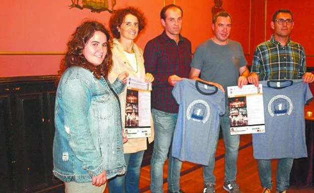 Organizadores y representantes institucionales en la presentación del Festival.