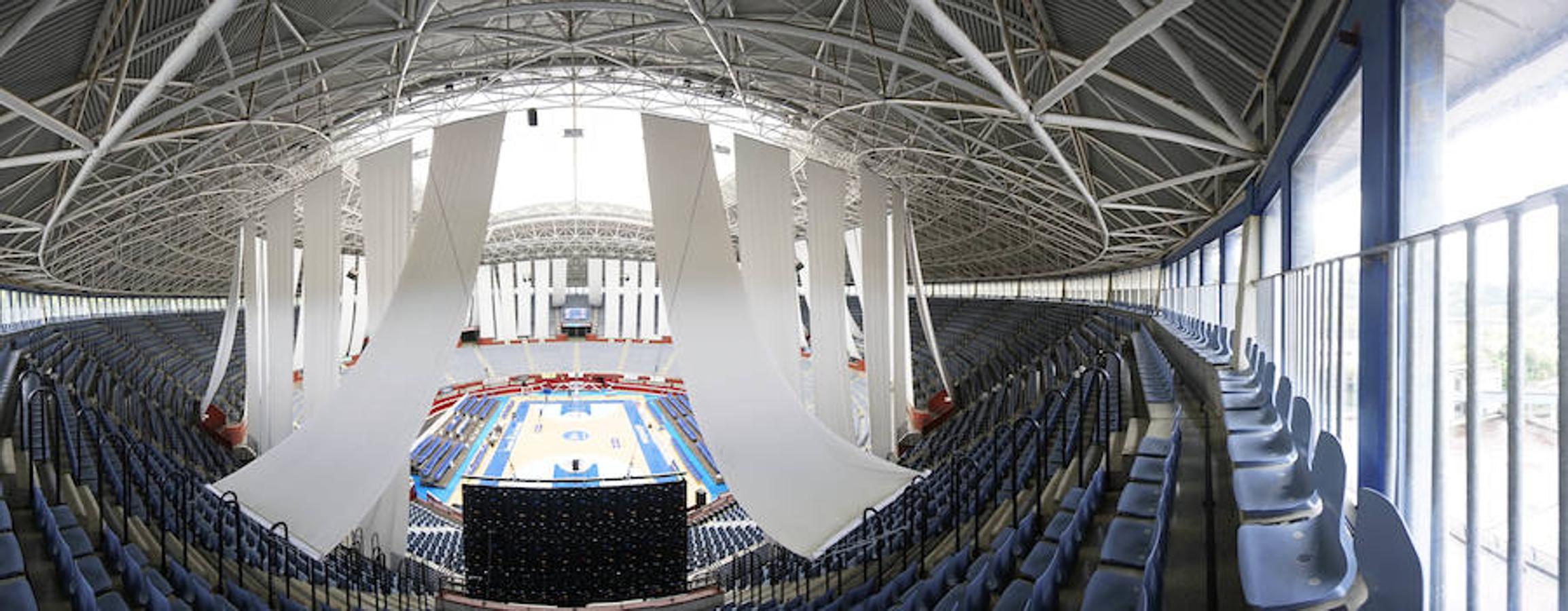 La cancha del Gipuzkoa Basket ha sido renovada de arriba abajo para acoger los partidos de la temporada en la Liga Endesa. Se estrena este miércoles ante el Betis