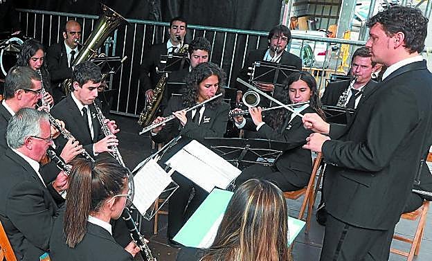 ZMB. Zumarragako Musika Banda actuará el día 29 bajo la batuta de Luis Orduña en el Zelai Arizti.