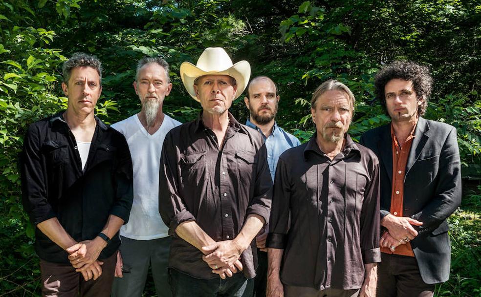 Imagen promocional de los Swans actuales, fotografiados en 2016.