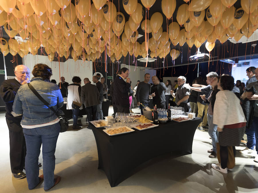 Lagunartean ospatu ditu Bai Euskarari Ziurtagiriaren Elkarteak 2017 sarien banaketa eta hamargarren urtebetetzea