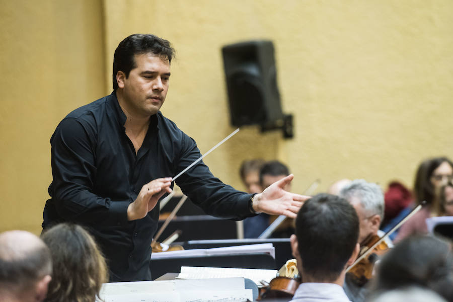La Orquesta Sinfónica de San Sebastián, que actuará en la capital guipuzcoana el próximo viernes 13 y el lunes 16, afina su puesta a punto