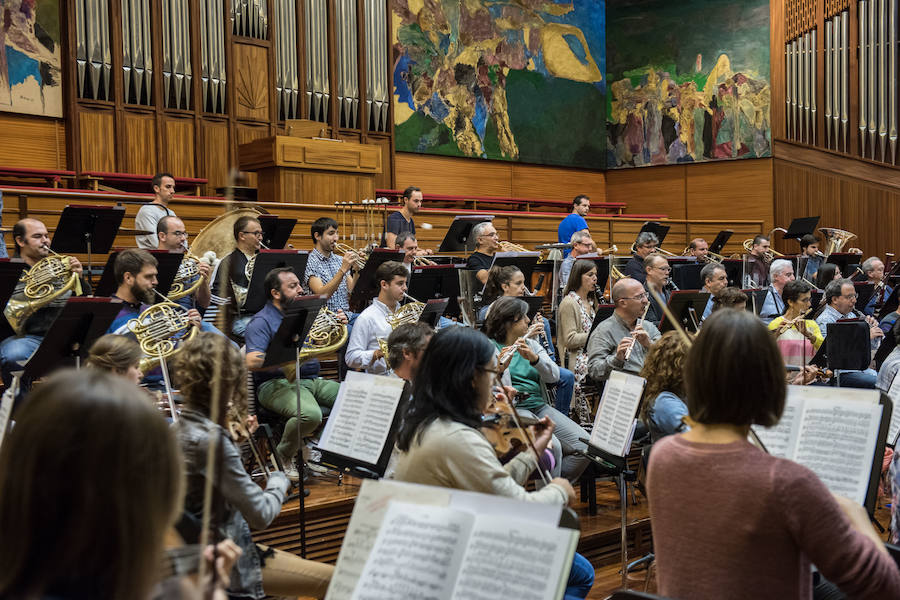 La Orquesta Sinfónica de San Sebastián, que actuará en la capital guipuzcoana el próximo viernes 13 y el lunes 16, afina su puesta a punto