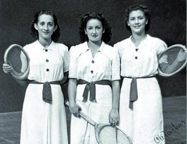 Raquetistas. Las deportistas antxotarras que protagonizaron los inicios de este deporte en los frontones.