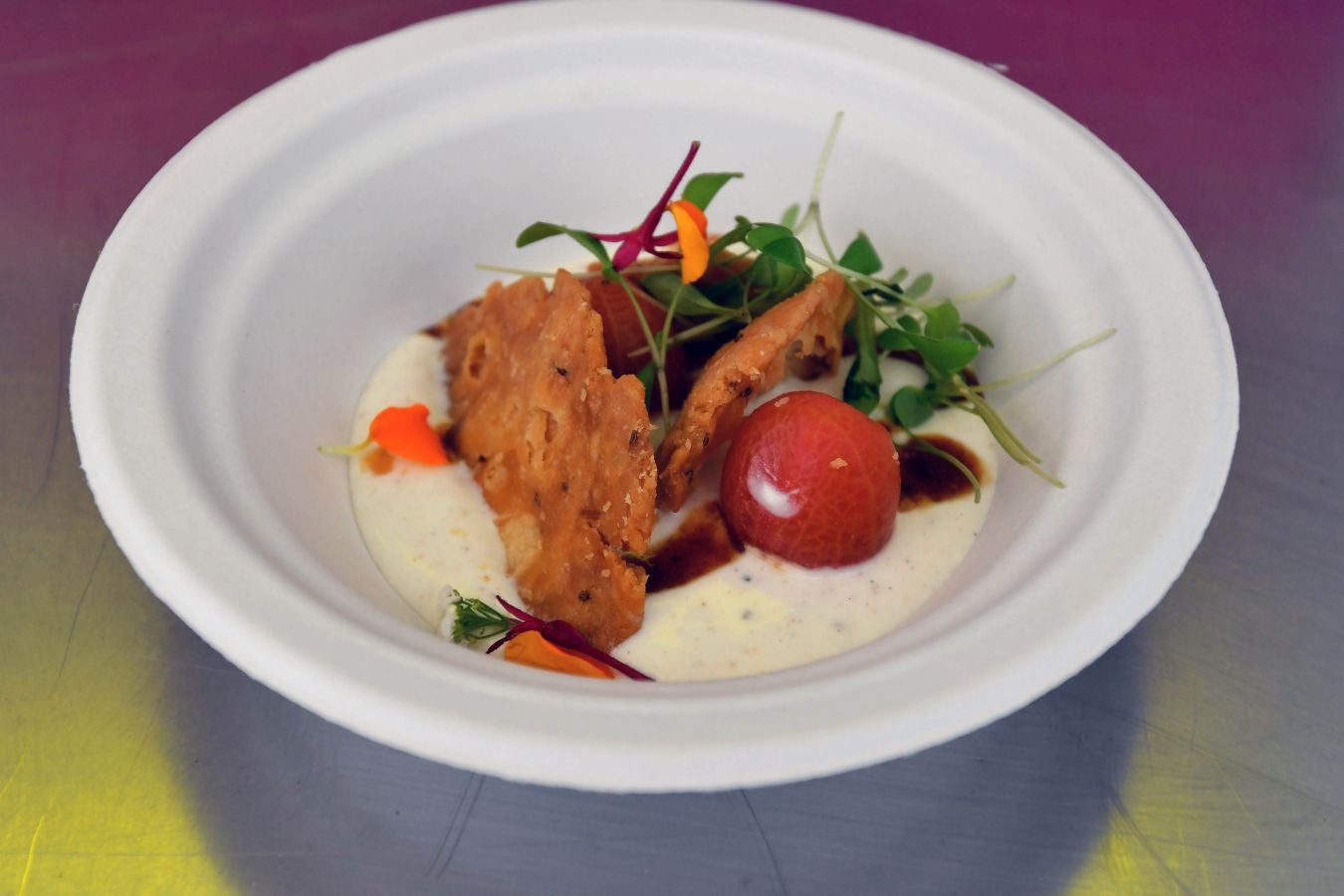 San Sebastian Gastronomika Euskadi Basque Country 2017 ha comenzado oficialmente este domingo mostrando todos los secretos de la cocina india, país invitado este año al congreso. El público ha abarrotado la sala de cámara del Kursaal para conocer los secretos de la cocina del país asiático, que ha podido degustarse a continuación.