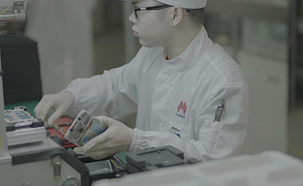 Imagen principal - La fábrica de Huawei en Shenzhen donde produce sus smartphones.