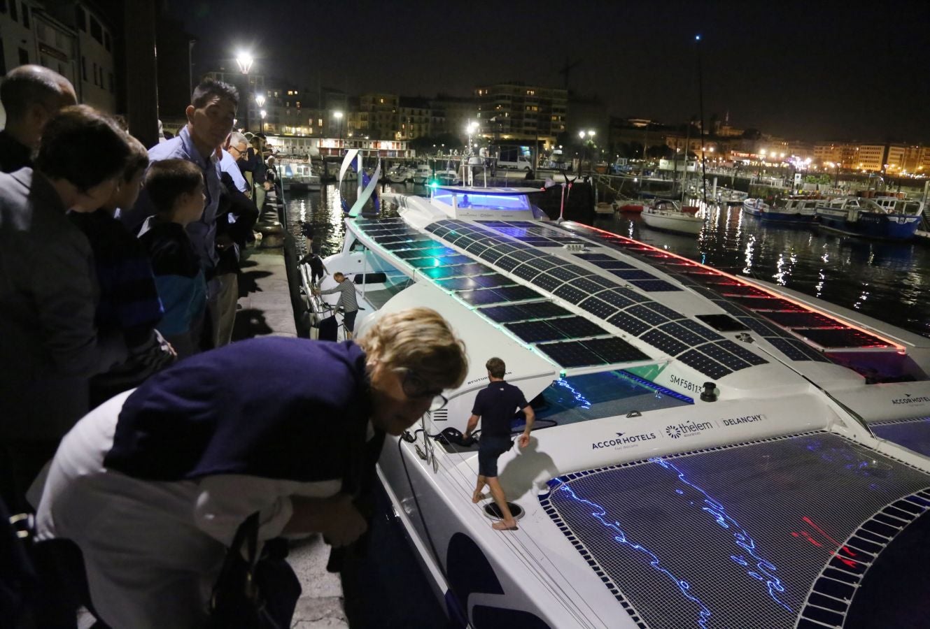 Un buque de hidrógeno recala en Donostia dentro de su gira mundial