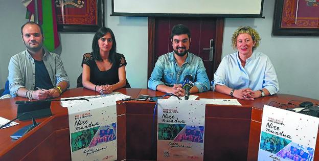 Iosu Berraondo, Alexia Martín, Eric Gálvez e Isabel Sanz durante la rueda de prensa ofrecida esta semana en el Ayuntamiento.
