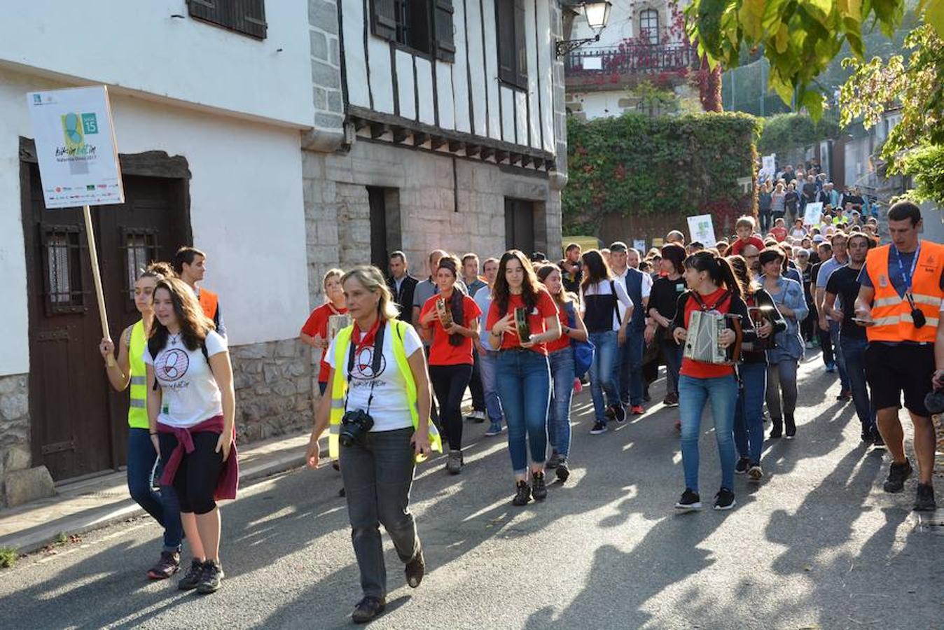 Una multitud acude a la localidad navarra para protagonizar una jornada tan festiva como reivindicativa