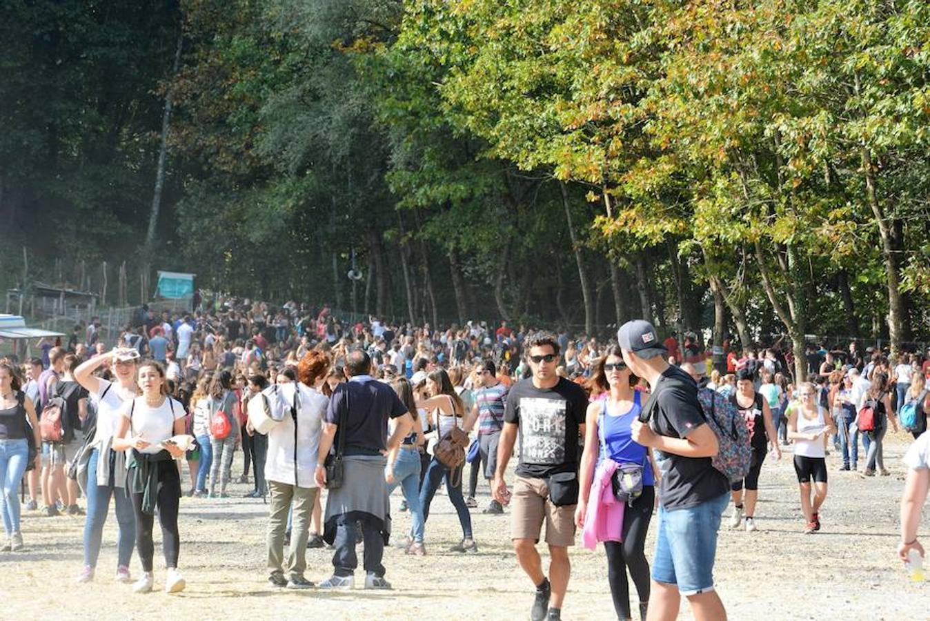 Una multitud acude a la localidad navarra para protagonizar una jornada tan festiva como reivindicativa