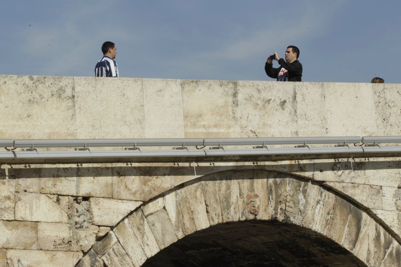 Unos 300 aficionados se han desplazado a la capital de Macedonia para apoyar al equipo en el encuentro ante el Vardar