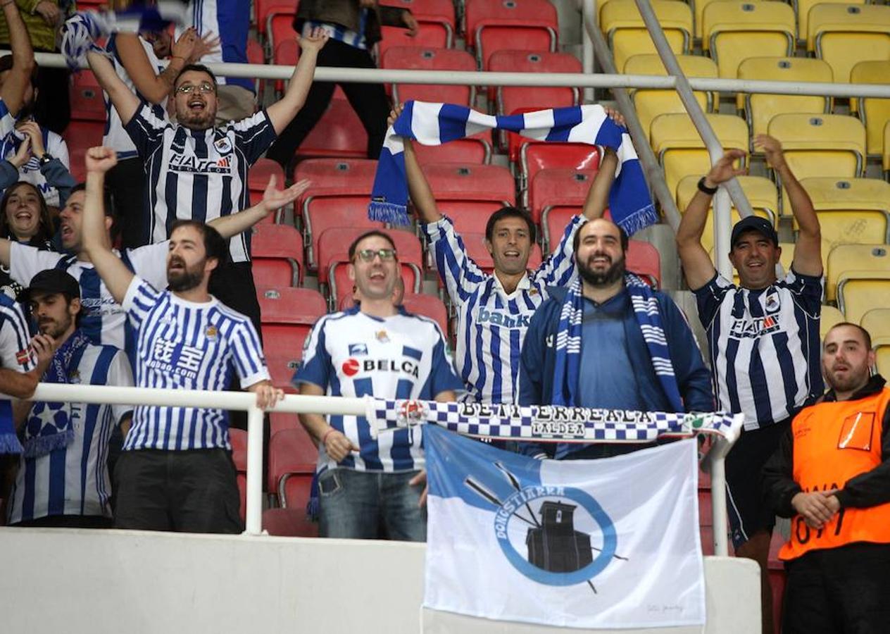 Los seguidores txuri-urdin disfrutan con el partido y el nivel de juego exhibido por los de Eusebio Sacristán