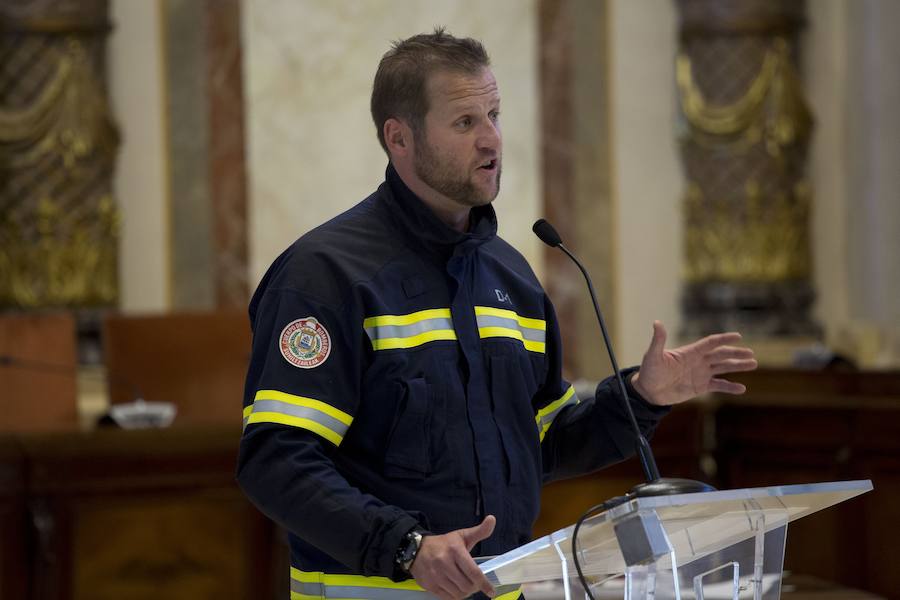 El alcalde de San Sebastián, Eeneko Goia, destaca que los bomberos son «el pilar de la seguridad y la tranquilidad» de la ciudad.
