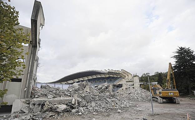 Aspecto que presenta el fondo sur de Anoeta, prácticamente derruido. 