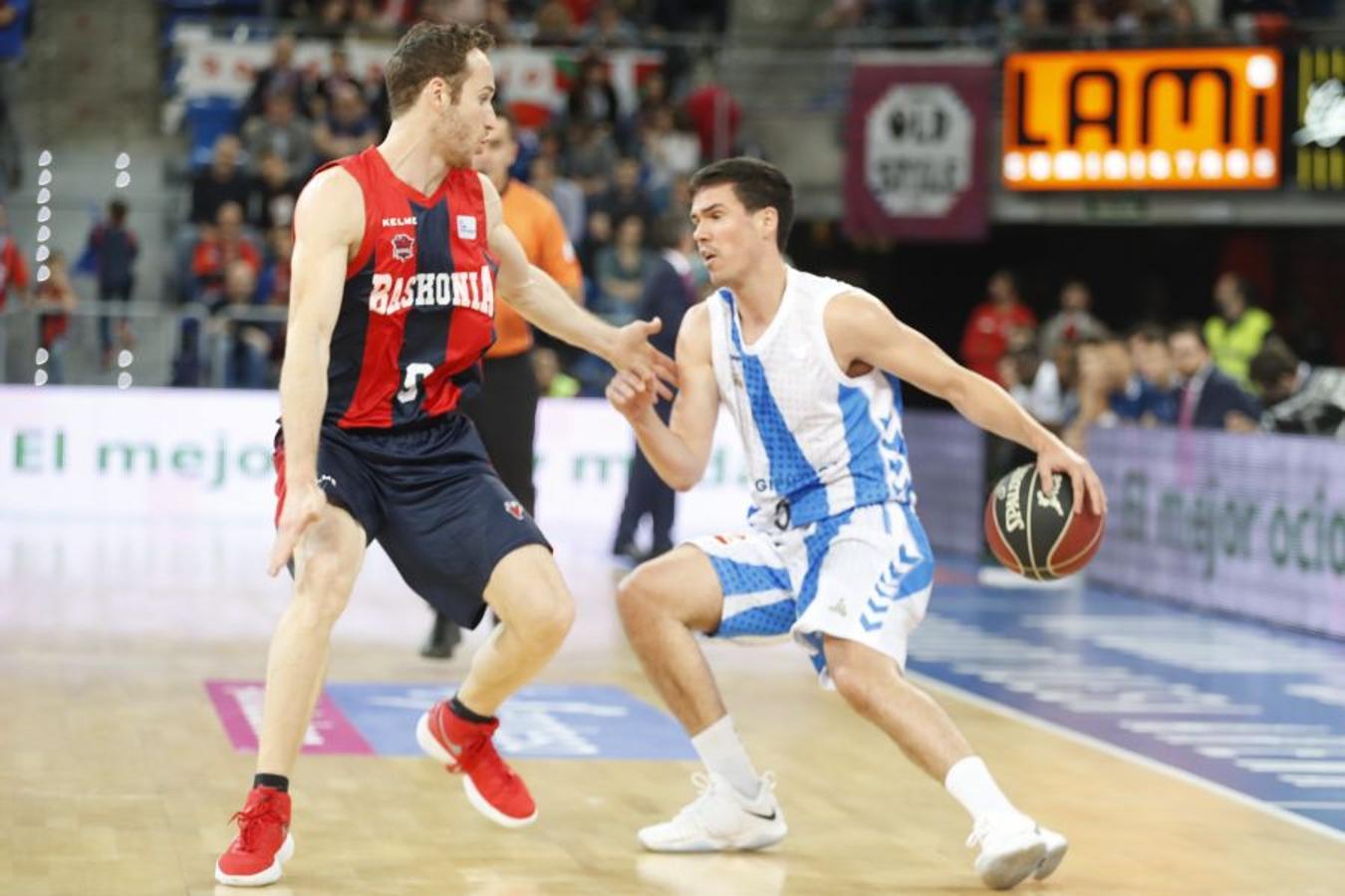 Los de Fisac completan un derbi sensacional. Han ido ganando prácticamente todo el partido y solo al final ha reaccionado el Baskonia, que ha terminado pidiendo la hora
