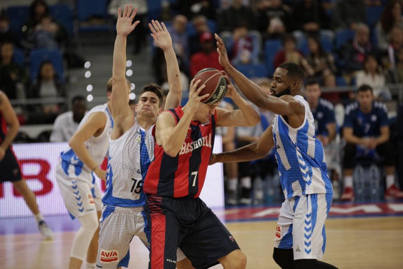 Los de Fisac completan un derbi sensacional. Han ido ganando prácticamente todo el partido y solo al final ha reaccionado el Baskonia, que ha terminado pidiendo la hora