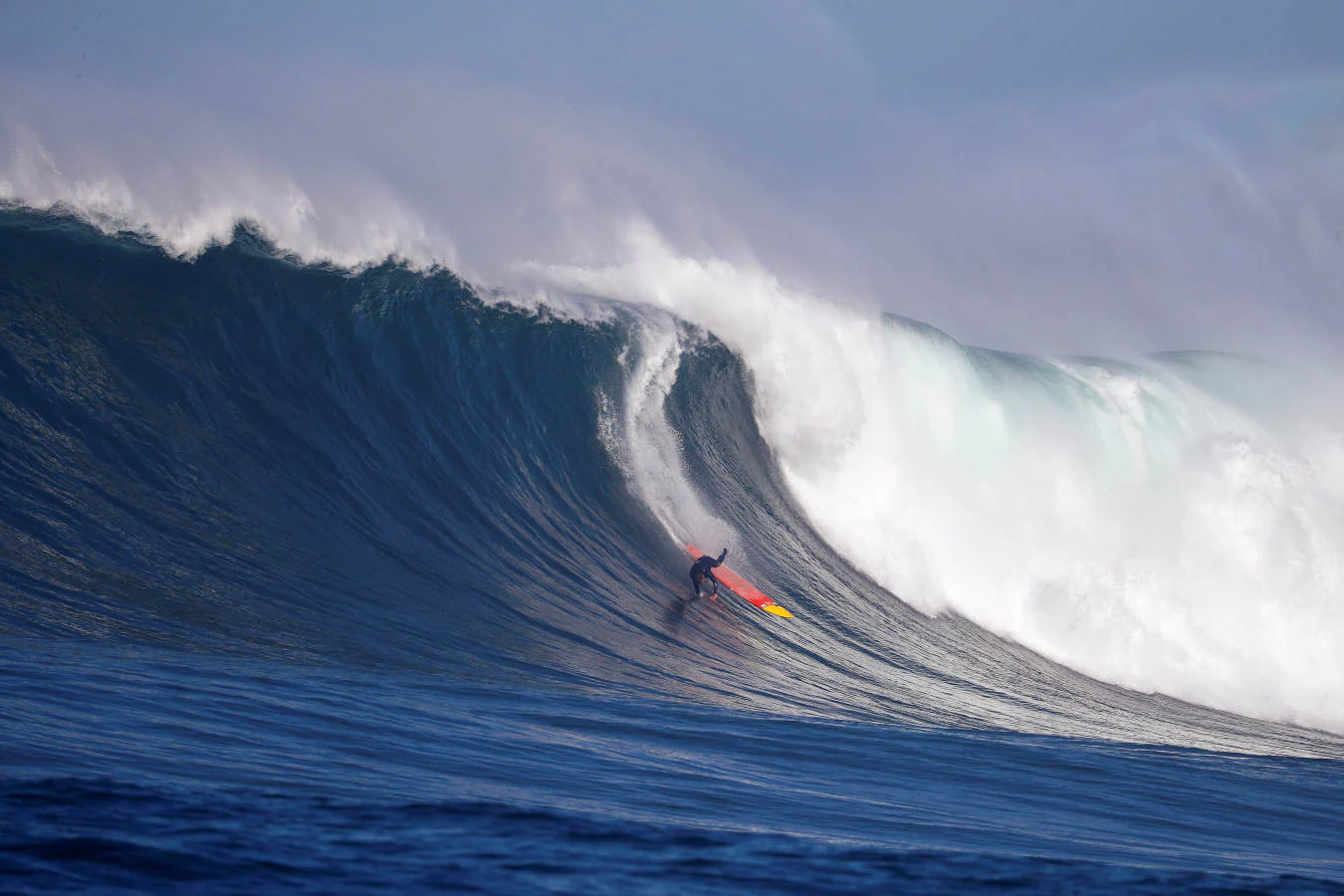 Surferos surcaron olas de hasta 5 metros como parte del tornero Rebel Sessions 2017