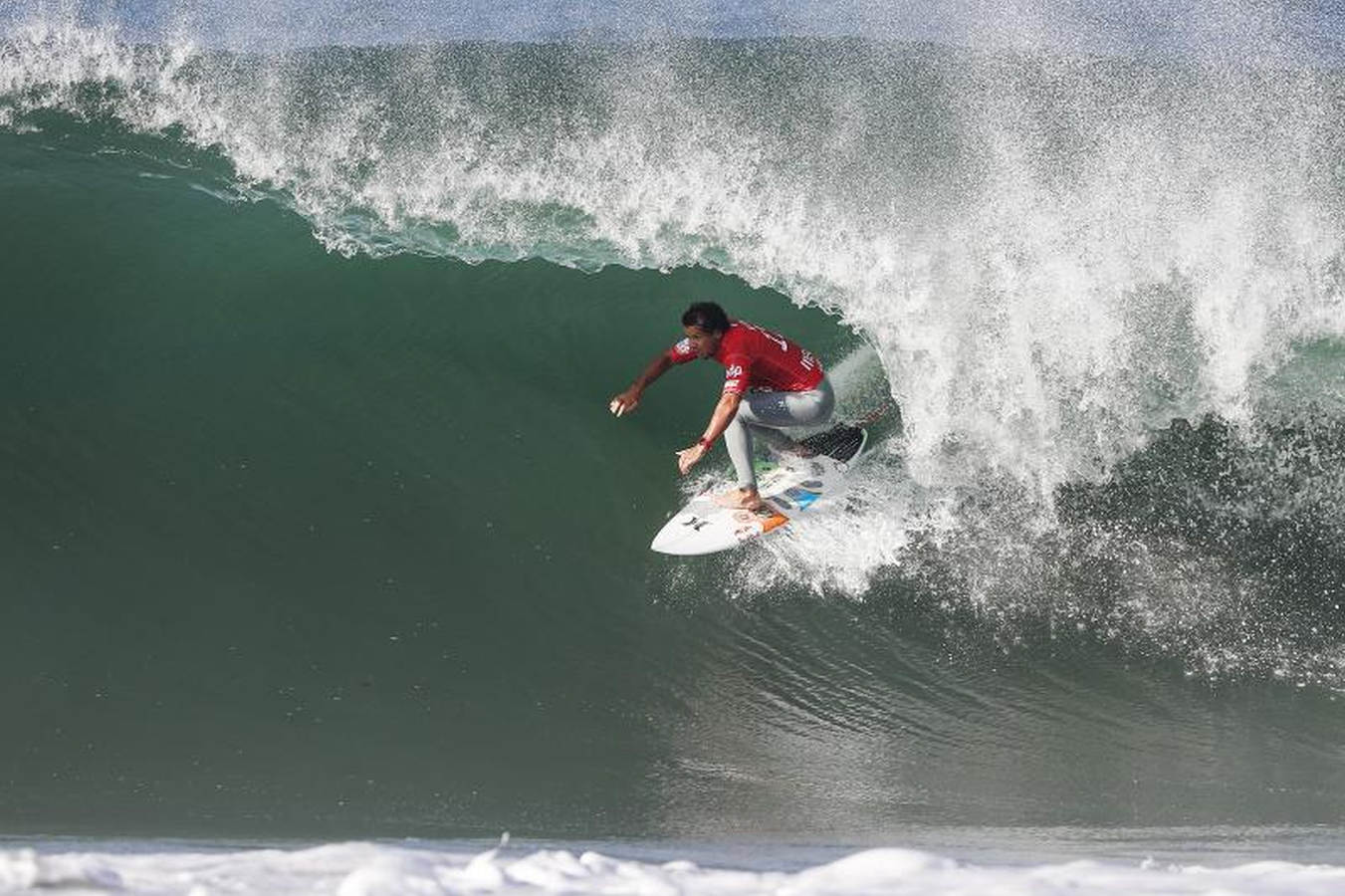 Medina gana en Portugal y se lo jugará con John John Florence