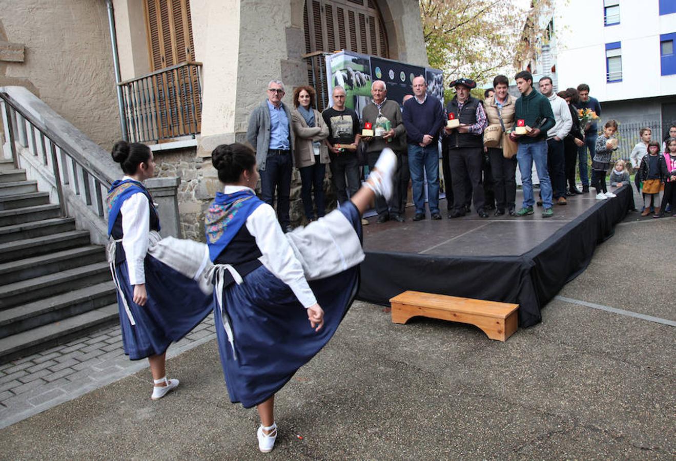 Este viernes y sábados se ha celebrado la feria del Concurso de Euskal Herria de queso pastor en Ordizia. 