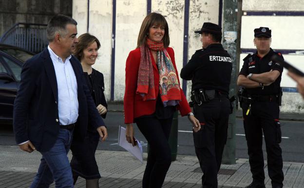 Mendia pide no usar Cataluña como excusa para no aprobar las cuentas vascas
