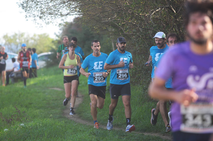 Cerca de 300 atletas participaron en la travesía del Memorial Beñat Elzo y otros 750 pasearon por el bonito paraje de la Talaia Bidea. Iker Oliveri y Claudia Behobide vencen en la Urban Trail de Hondarribia.