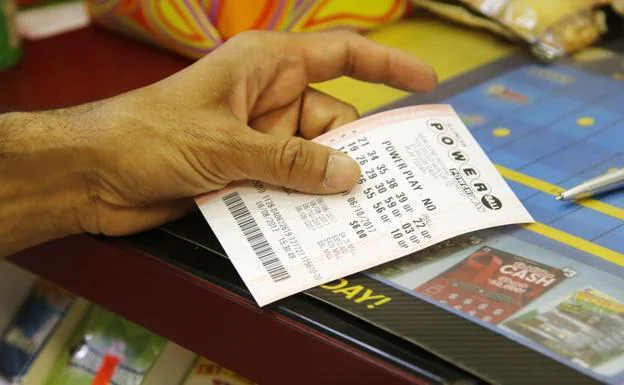 Una mujer desvela el truco para ganar dos veces la lotería el mismo día 