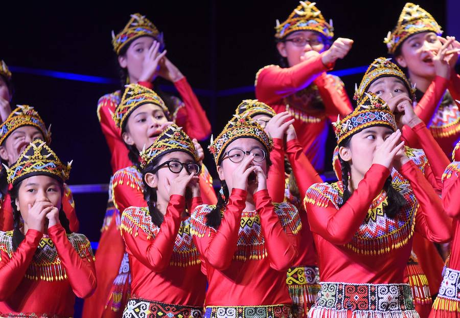 El coro 'The Resonanz Children's Choir' de Indonesia se ha proclamado este domingo ganador de la 49 edición del Certamen Coral de Tolos) al vencer en la modalidad de Coros Infantiles y adjudicarse el Premio del Público, patrocinado por El Diario Vasco, y el Gran Premio Kutxa