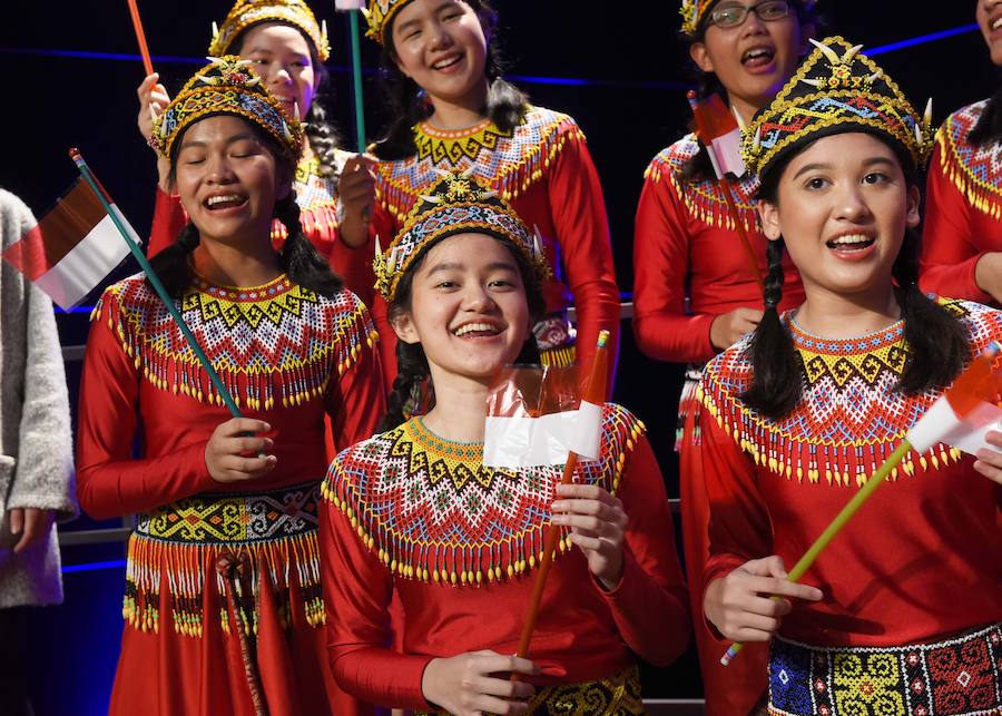 El coro 'The Resonanz Children's Choir' de Indonesia se ha proclamado este domingo ganador de la 49 edición del Certamen Coral de Tolos) al vencer en la modalidad de Coros Infantiles y adjudicarse el Premio del Público, patrocinado por El Diario Vasco, y el Gran Premio Kutxa