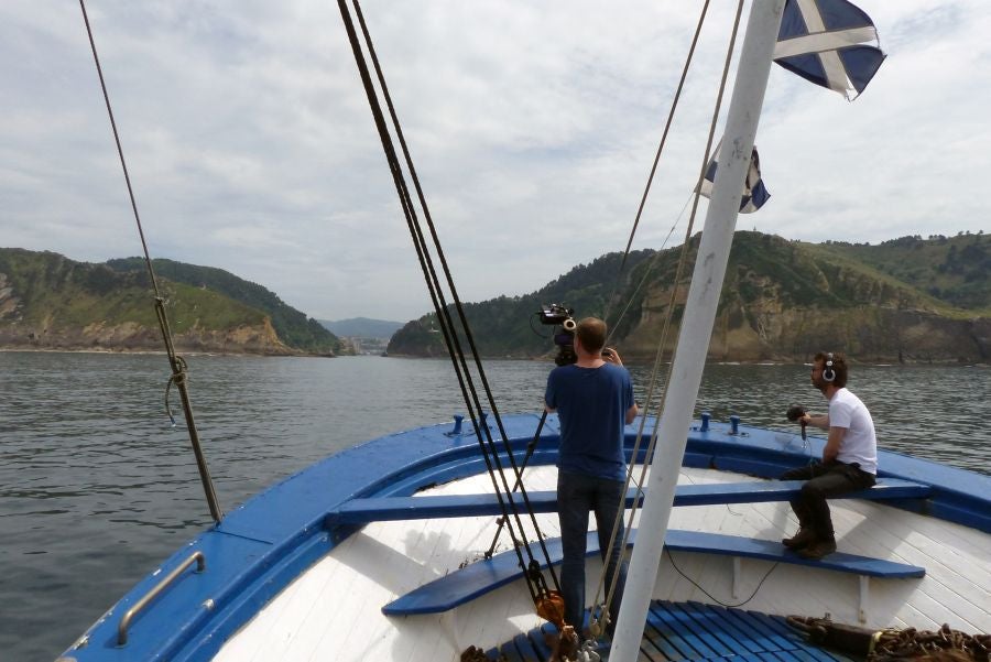 El documental 'Arte al agua' intercala los testimonios de los pescadores vascos y gallegos con imágenes inéditas de la pesca en Terranova pertenecientes a archivos de particulares