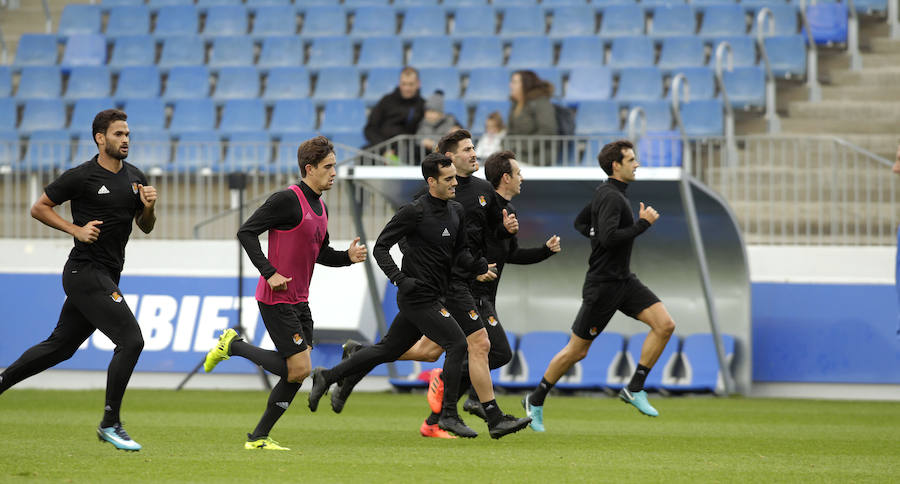 Tras dos días y medio de descanso, la Real Sociedad ha retomado en Zubieta los entrenamientos con una liviana sesión de apenas una hora de duración en la que han faltado los siete jugadores realistas concentrados con sus respectivas selecciones. Por el contrario, también se han ejercitado con el primer equipo los jugadores del Sanse Gorosabel y Gorostidi.