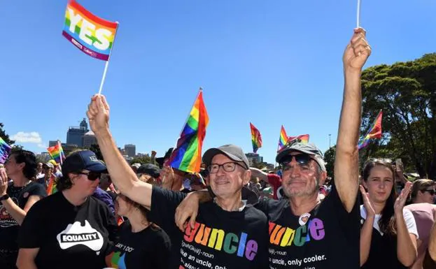 La comunidad LGTB australiana celebra el resultado de la votación.