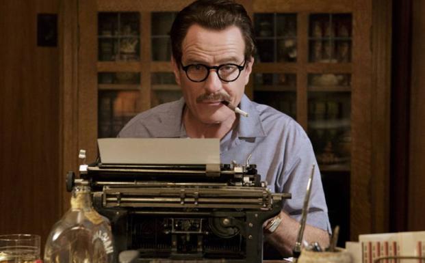 Fotograma de la película 'Trumbo' con el actor Bryan Cranston. 