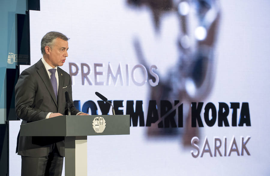 Los empresarios galardonados este año han sido Félix Lascaray, de LEA, propuesto por SEA; Martín Ceballos, de Talleres Marel, propuesto por CEBEK; Antxon Garmendia, de Plastigaur, a propuesta de Adegi, y Juan Félix Palacios, de Loire Gestam, propuesto por Fundación Bidetik.