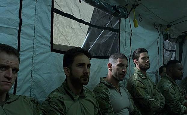 Jon Bernthal y Ben Barnes en 'The Punisher'.