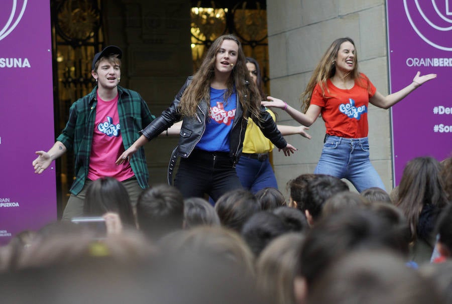 Decenas de establecimientos donostiarras presentan ofertas con motivo del 'Black Friday'