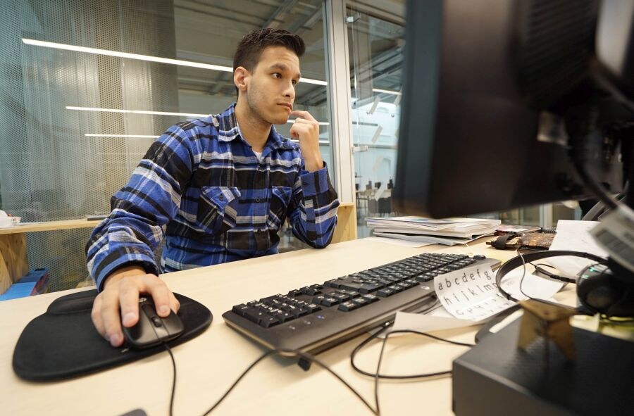 Tres personas con discapacidad intelectual cuentan su experiencia en un entorno laboral «ordinario» gracias al programa Pauso Berriak