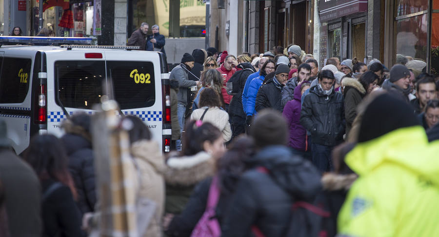 Las calles más comerciales de Madrid se preparan para ser comerciales durante los días festivos y navideños por motivos de seguridad.