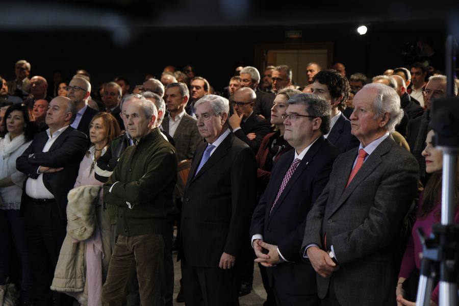 l presidente del EBB del PNV, Andoni Ortuzar, ha abierto este viernes por la noche las puertas de Sabin Etxea a la ciudadanía vasca en la conmemoración del 25 aniversario de su sede en Bilbao con una recepción a la sociedad. 