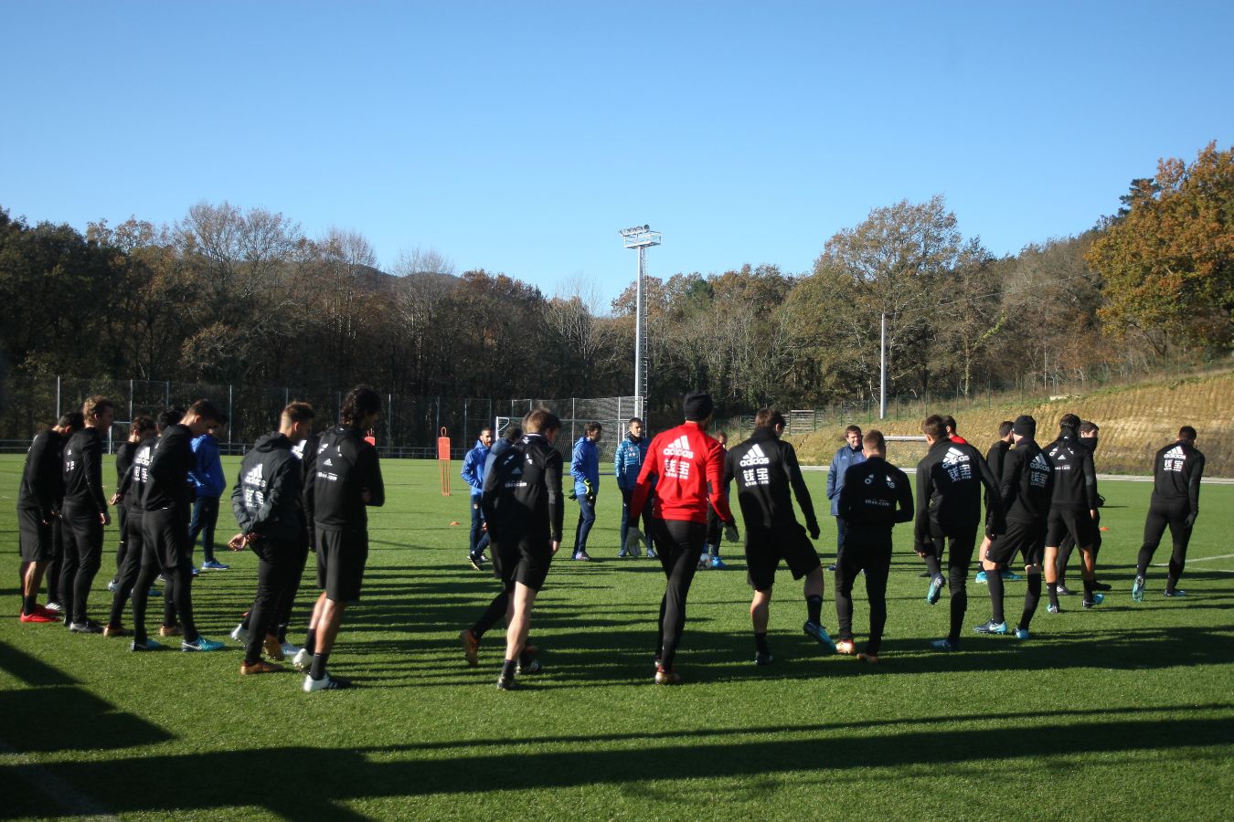 La Real Sociedad ha realizado este miércoles el último entrenamiento antes del partido del jueves ante el Zenit de San Petersburgo.