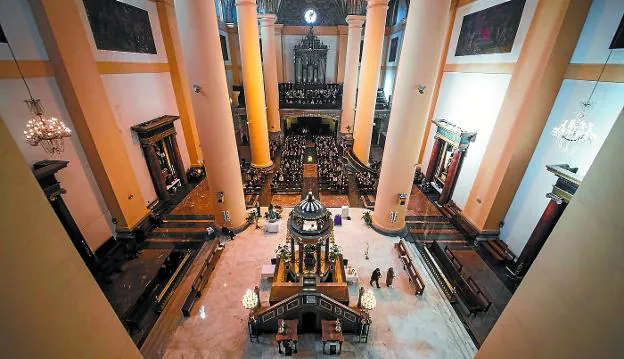 Imagen correspondiente a una celebración de la festividad de la Inmaculada en la parroquia de Santa María.