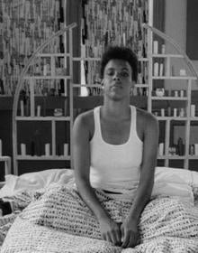 Imagen secundaria 2 - Spike Lee durante el rodaje de la película 'Nola Darling'; a continuación las dos actrices que han dado vida al personaje, Tracy Camilla Jones y DeWanda Wise.