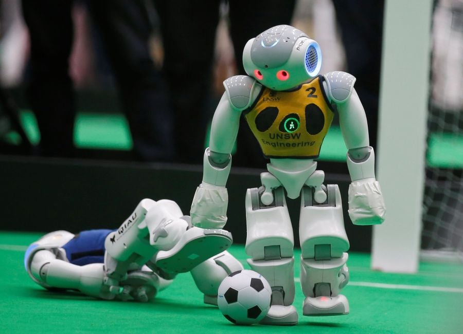 Más de 1000 estudiantes de 25 países participan en Bangkok en la RoboCup Asia-Pacífico. Se trata de la primera competición deportivo-robótica que se celebra en la región.