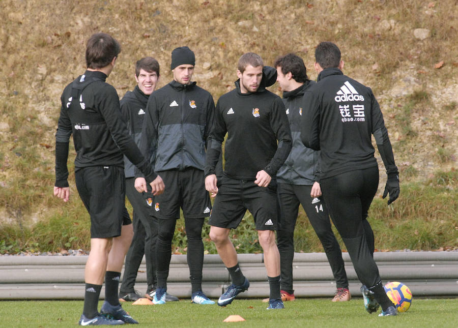 Eusebio ha citado a sus jugadores esta mañana en Zubieta para el último entrenamiento antes del debi de mañana en San Mamés contra el Athletic). 