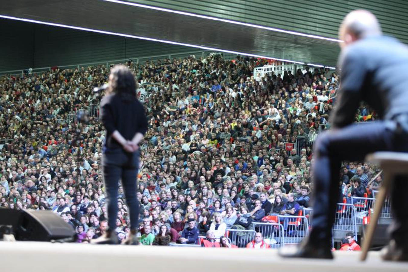 Bertsolari Txapelketa Nagusiko finala ari dira jokatzen Barakaldoko BECen.