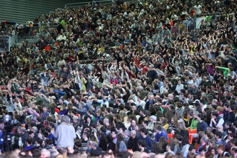 Bertsolari Txapelketa Nagusiko finala ari dira jokatzen Barakaldoko BECen.