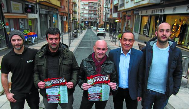 Asier Benavente, David Etxeberria, Jesús Camarero, Miguel Ángel Páez y Ander Fernández presentaron la campaña. 