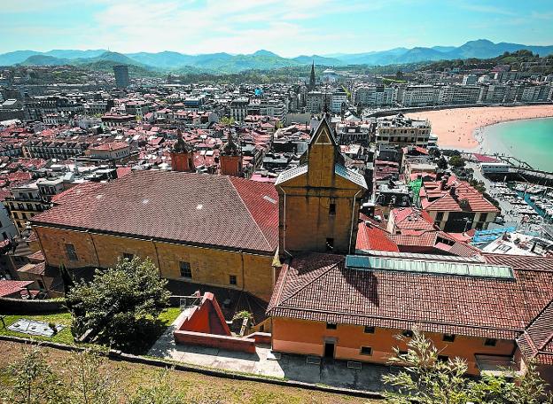 El convento de Santa Teresa, ubicado junto a la Parte Vieja donostiarra, en la subida a Urgull.