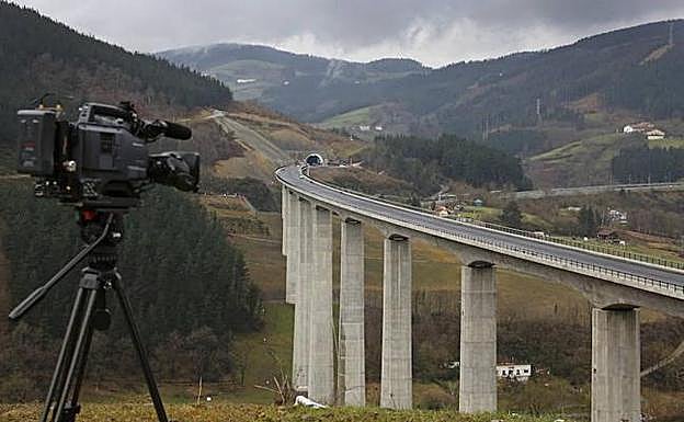 Fomento adjudica el tramo más caro del TAV para acelerar el nudo de Bergara