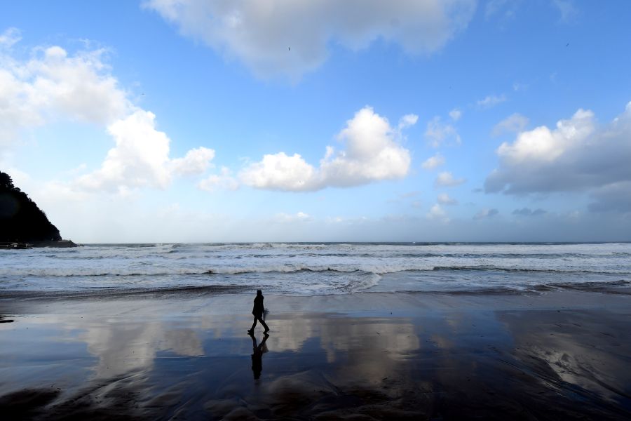 El viento, la lluvia y las olas son las protagonistas de esta jornada